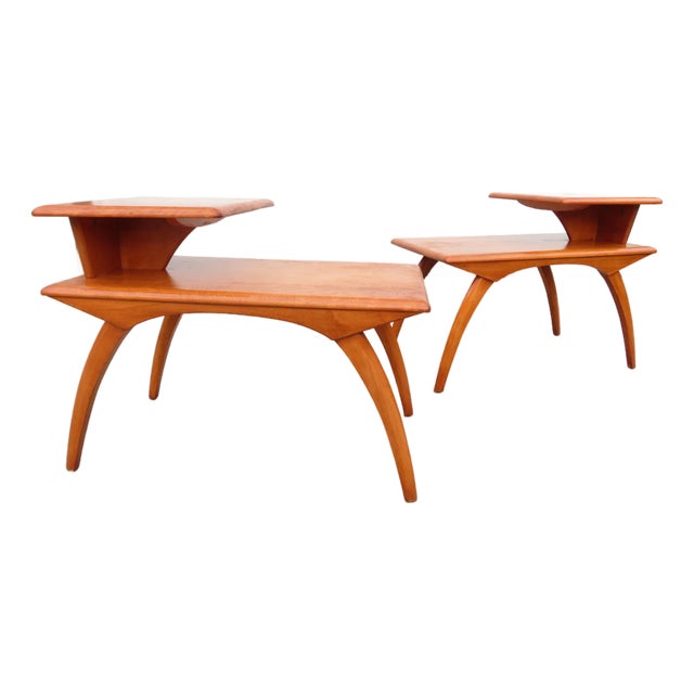 Mid Century Heywood Wakefield Tier Step Side Table Pair For Sale