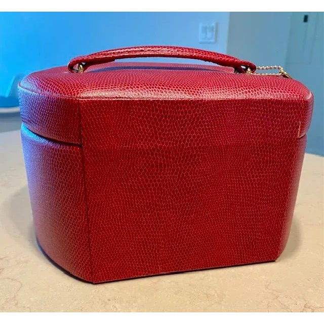 Vintage Wolf Leather Jewelry Box, Pebbled Red, Brand New - Never Used, Lock & Key, Mirror For Sale - Image 4 of 13