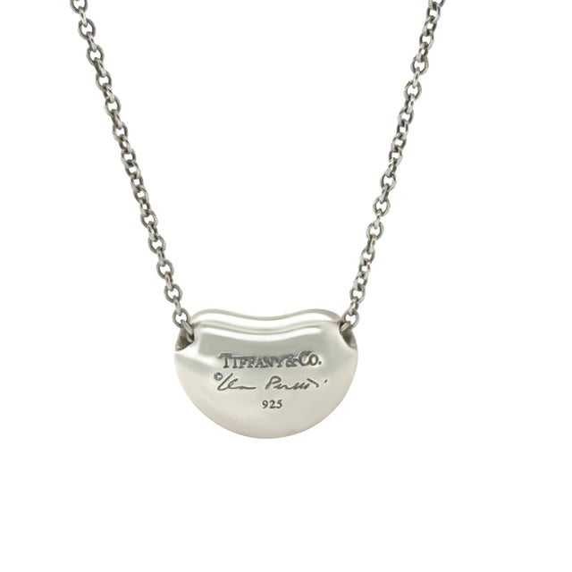 Contemporary Tiffany & Co. Silver Elsa Peretti Bean Design Pendant Necklace 3.06g For Sale - Image 3 of 9
