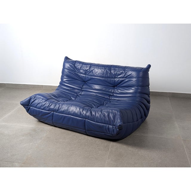 Vintage French Togo Sofa in Blue Leather by Michel Ducaroy for Ligne Roset, 1980s For Sale - Image 12 of 12