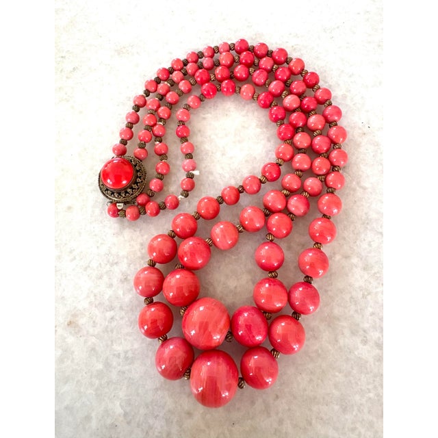 Lovely vintage glass beaded necklace with old Hollywood glam.