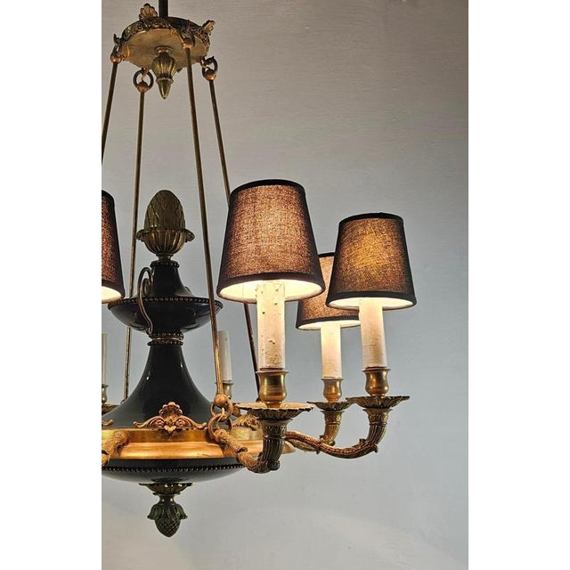 Large Italian Empire Style Chandelier with Tôle and Gilt Bronze Details, 1940s For Sale - Image 4 of 17