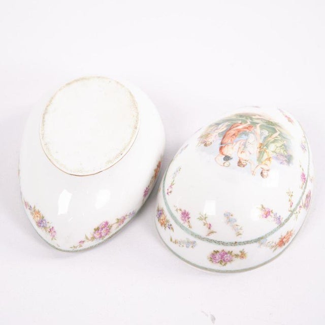 White French Jewelry Box with Hand-Painted Motif, 1890s For Sale - Image 8 of 9