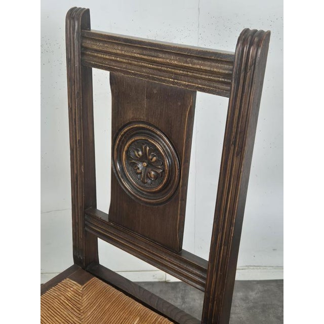 Straw-Seated Chairs with a Backrest Carved with a Rosette, 1920s, Set of 8, in Very Good conditions. Designed 1920 to 1949