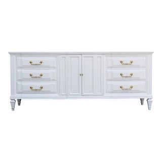 Mid-Century White Lacquered Dresser of Nine Drawers For Sale