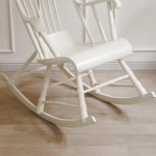 Vintage Windsor-Style White Rocking Chair For Sale - Image 4 of 15
