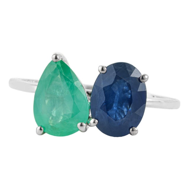 Contemporary 2.66ct Emerald & Blue Sapphire Toi Et Moi Ring in 14k Gold Size 5 For Sale