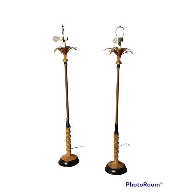 Pair of Vintage Mid-Century Hollywood Regency Brass Palm Floor Lamps in Gold and Black For Sale - Image 9 of 13