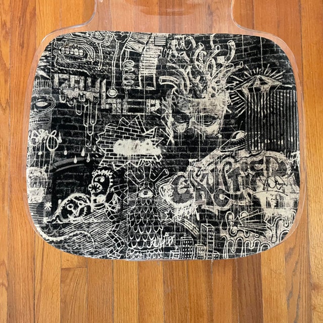 Transparent Mid Century Modern Lucite Swivel Chairs- Set of 4 For Sale - Image 8 of 12