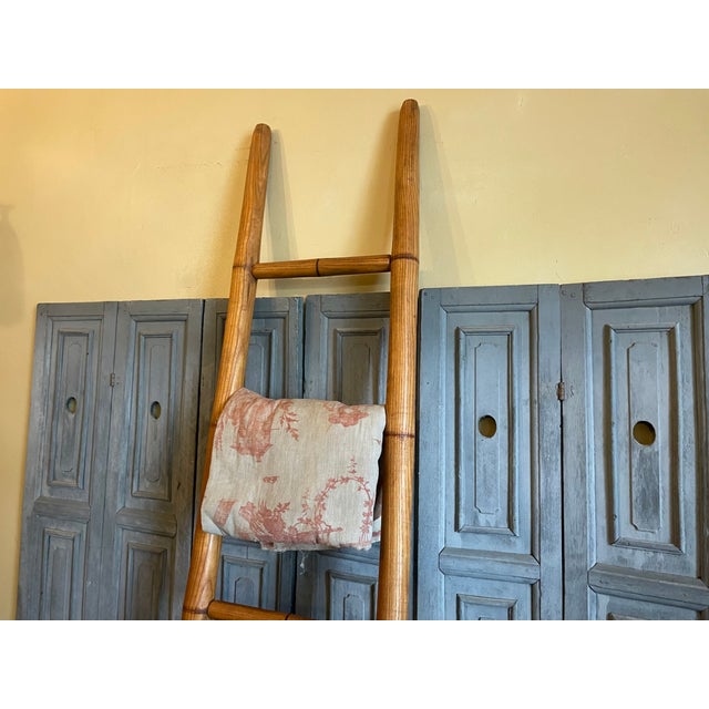 French Library Ladder in Faux Bamboo, 1890s For Sale - Image 4 of 11
