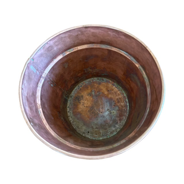 19th Century Antique Hand-Hammered Dovetailed Brazed Copper Cachepot For Sale In West Palm - Image 6 of 9