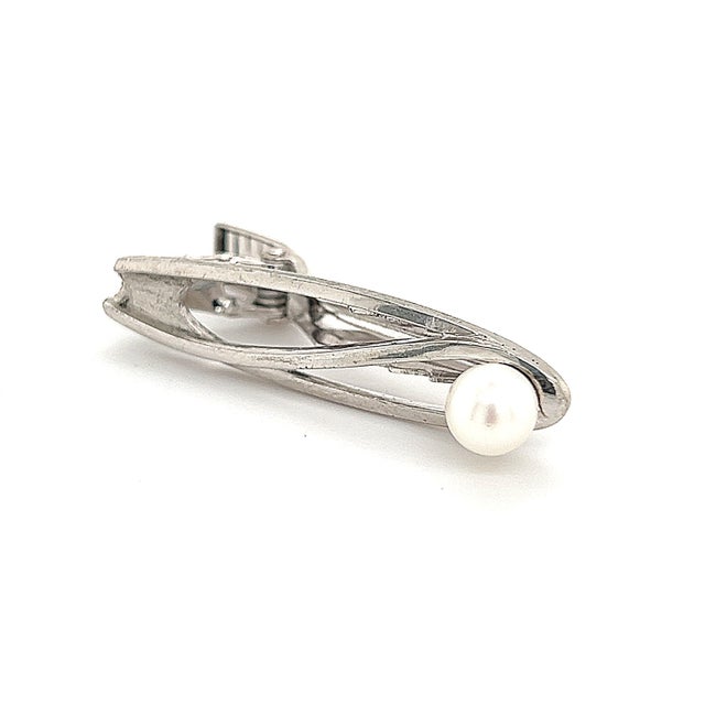1990s 1990s Mikimoto Estate Akoya Pearl Men's Tie Clasp Silver 7 mm 5.3 Grams For Sale - Image 5 of 11