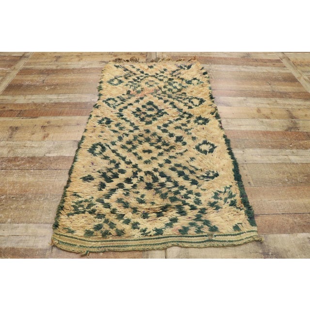 Textile Vintage Berber Moroccan Azilal Rug - 02'10 X 05'06 For Sale - Image 7 of 9