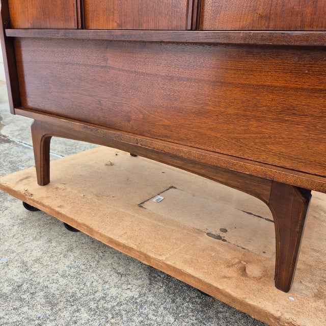Wood Mid 20th Century Modern Sculpted Walnut 5-Drawer Highboy Tall Boy Dresser Chest of Drawers For Sale - Image 7 of 11