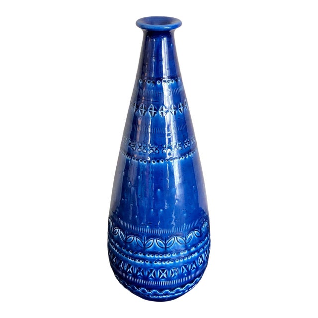 Ethan Allen Blue Sgraffito Italian Pottery Vase For Sale