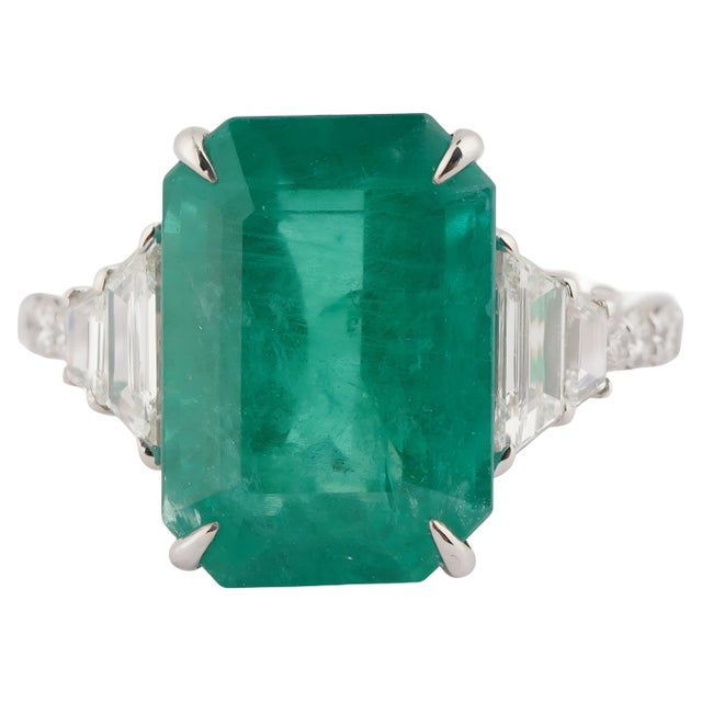 6.40 Ct Natural Zambian Emerald Cut Emerald diamond ring in 18k gold For Sale In New York - Image 6 of 18