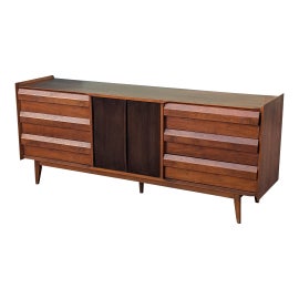 Example of Lane Furniture Dressers and Chests of Drawers