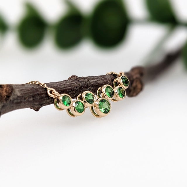 Natural Tsavorite Garnet Pendant Necklace With Attached Chain: Solid 14k Gold For Sale In Columbus - Image 6 of 10