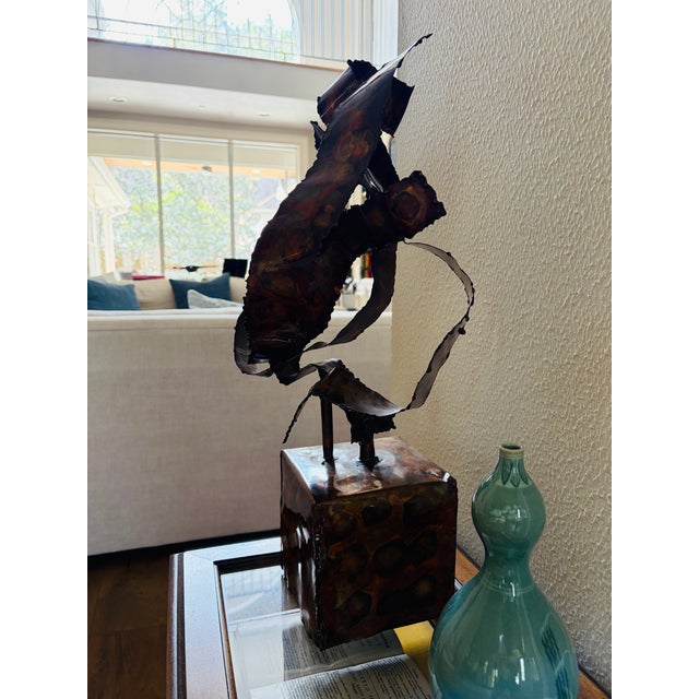Large 26” Vintage Brutalist Tabletop Sculpture by Frank Tenaglia, Signed 1973 Mixed Metal Ribbon Art For Sale - Image 12 of 13