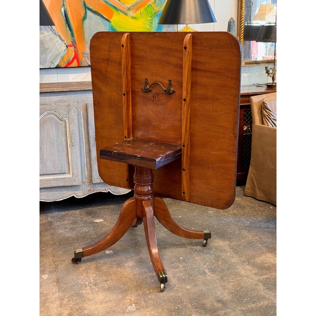 Wood 19th Century English Mahogany Tilt-Top Breakfast Table For Sale - Image 7 of 14