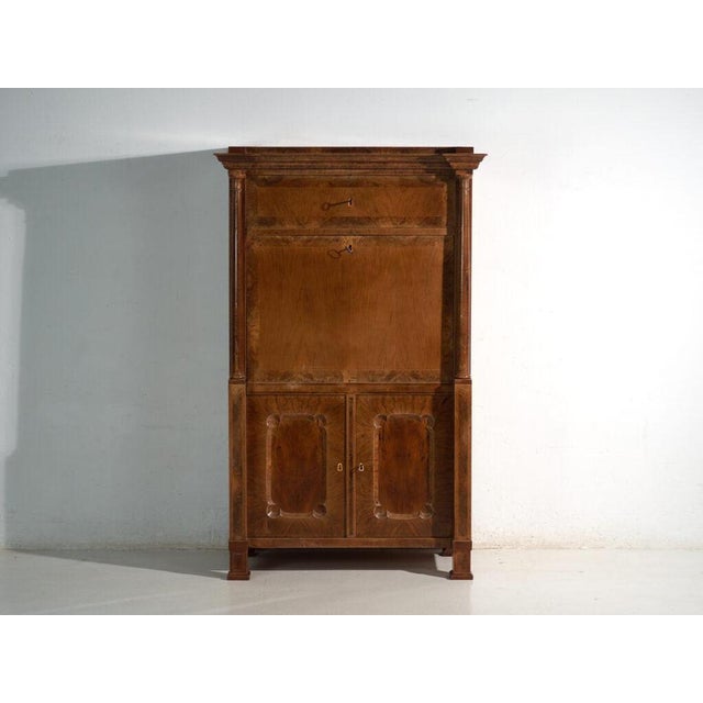 Antique Biedermeier Secretary Desk in Walnut Wood, Austria, 1840 For Sale - Image 5 of 15