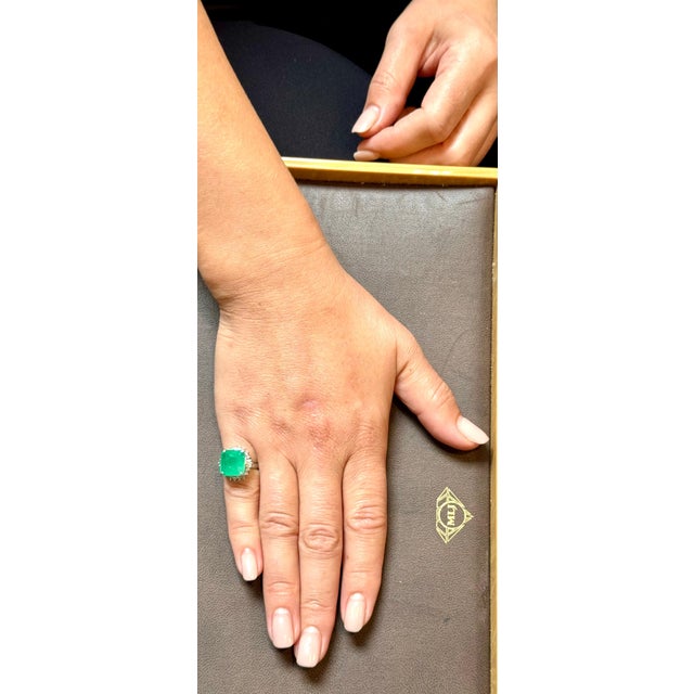 7.78 Carat Natural Square Emerald & 0.45 Ct Diamond Ring in Platinum, Size 4.5 For Sale - Image 10 of 18