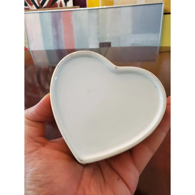 Mid-Century Modern Vintage Mid Century Modern Hollywood Regency Heart Jewel Box For Sale - Image 3 of 8