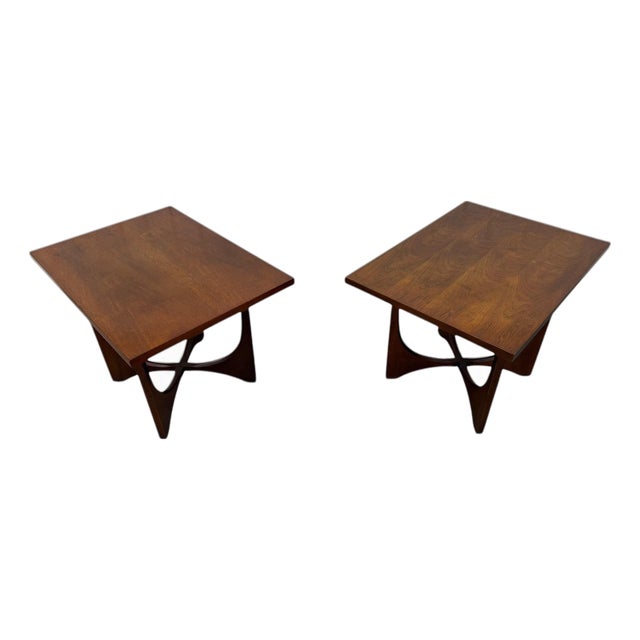 Mid-Century Modern Broyhill Brasilia Square Walnut Side Tables - Set of 2 For Sale