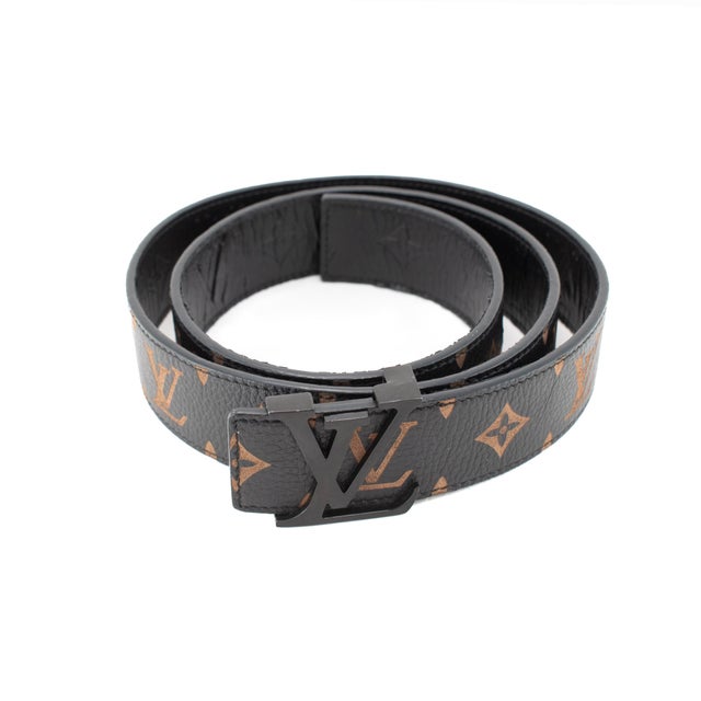 Early 21st Century Louis Vuitton LV Initiales 40mm 110/44 Monogram Eclipse Ruthenium Belt For Sale - Image 5 of 9