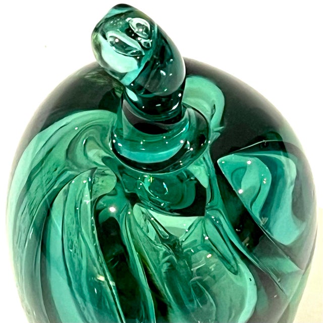 For over 50 years Buzz Williams has been blowing glass in his studio near Portland Oregon. His deft manipulations creating...