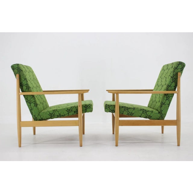 Thonet Set of Beech Armchairs attributed to Ton, Czechoslovakia, 1960s For Sale - Image 4 of 11