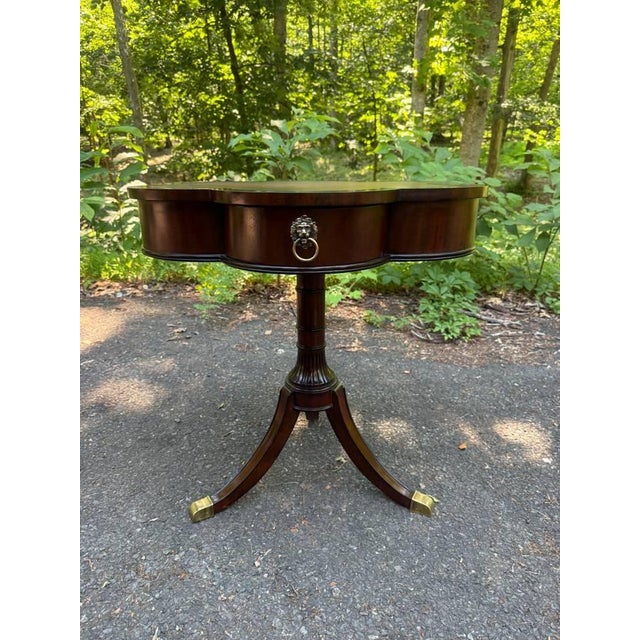 Wood Vintage Ducan Phyfe Georgian Style Clover-Shaped Top Mahogany Pedestal Drum Side Table For Sale - Image 7 of 15