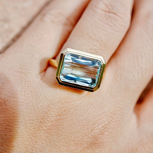 14K Solid Gold, Yellow Gold Natural Aquamarine｜Sky Blue｜Octagonal Emerald Cut｜Eye Clean Aquamarine CTW: 5.18 Ring Size: US...