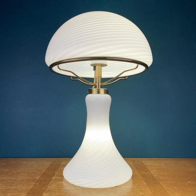 Large Classic Swirl Murano Mushroom Table Lamp, Italy, 1970s For Sale - Image 4 of 13