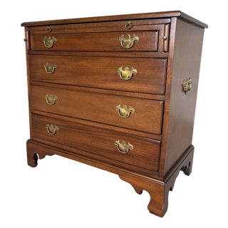 Kittinger Williamsburg Adaptation Mahogany 4 Drawer Bachelor Chest For Sale
