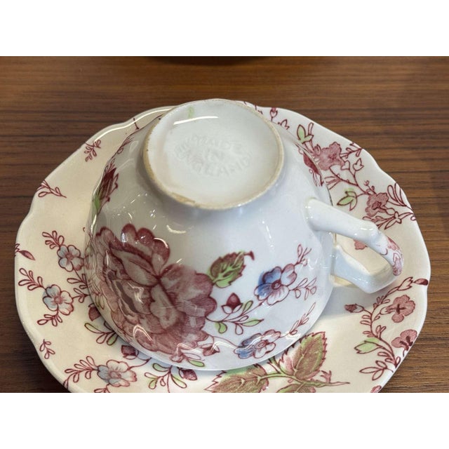 Coffee and tea service for 12 people in English porcelain Johnson Bros Rose Chintz pattern - Saucer: Dia=14cm Cup: Dia=9cm...