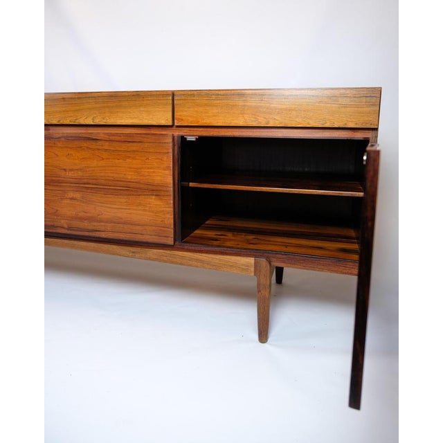 Model FA66 Sideboard in Rosewood by Ib Kofod-Larsen for Faarup Furniture, 1960s For Sale - Image 3 of 18