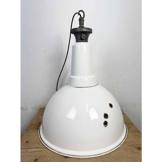 Large British Industrial White Enamel Factory Pendant Lamp from Benjamin, 1960s For Sale - Image 14 of 18