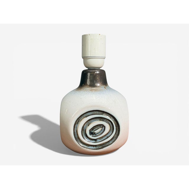 1960s Bruno Karlsson, Table Lamp, White Glazed Ceramic, Sweden, 1960s For Sale - Image 5 of 8