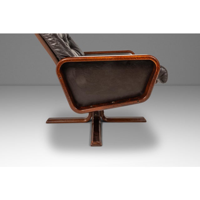 Brown Scandinavian Modern Recliner High-Back Lounge Chair & Ottoman Attributed Soda Galvano for Vatne Mobler, Norway, C. 1970s For Sale - Image 8 of 18