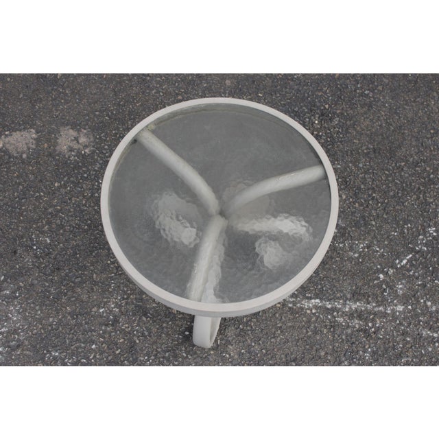 Traditional Woodard 'Ramsgate' Glass Top Aluminum Outdoor Round Patio Side Table For Sale - Image 3 of 18