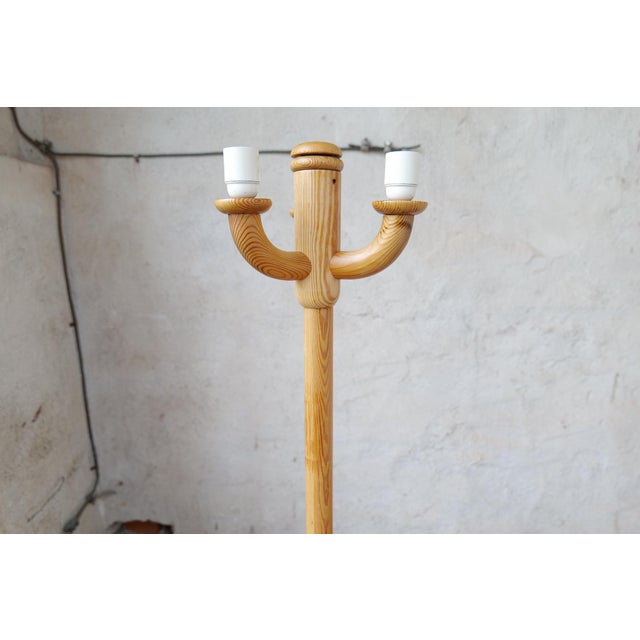 Scandinavian Modern Sculptural Floor Lamps in Pine, Sweden 1970s, Set of 2 For Sale - Image 9 of 17