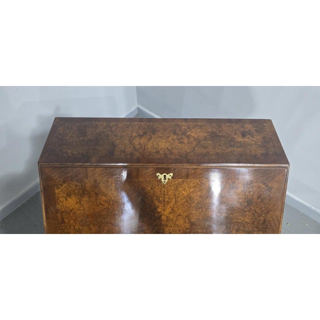 Queen Anne Burr Walnut Bureau For Sale - Image 5 of 15