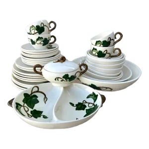 Vintage Ivy Print Dinnerware Set of 33