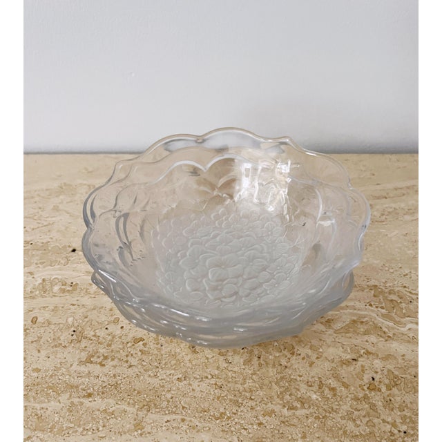 Vintage Mid-Century Modern Small Glass Floral Motif Bowls - Set of 3 For Sale In New York - Image 6 of 6