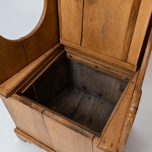 20th Century Welsh-Style Lambing Chair (Shepherd’s Chair) in Pine With Lift Seat For Sale - Image 4 of 14