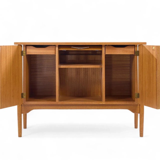 John Keal for Brown Saltman Mid Century Bleached Mahogany Tambour Door Credenza For Sale In Chicago - Image 6 of 10