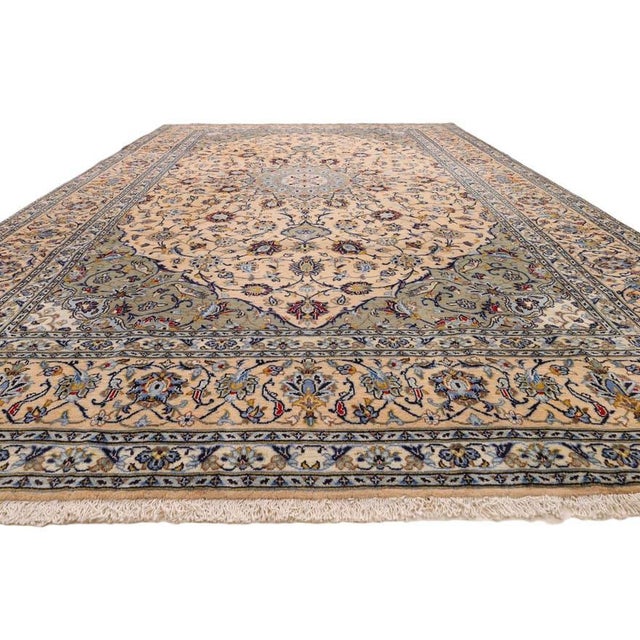 Middle Eastern Rug in Wool For Sale - Image 4 of 6