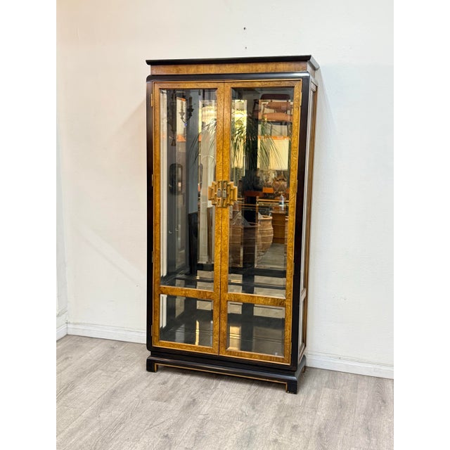 Beautiful Asian modern style curio cabinet in excellent vintage condition