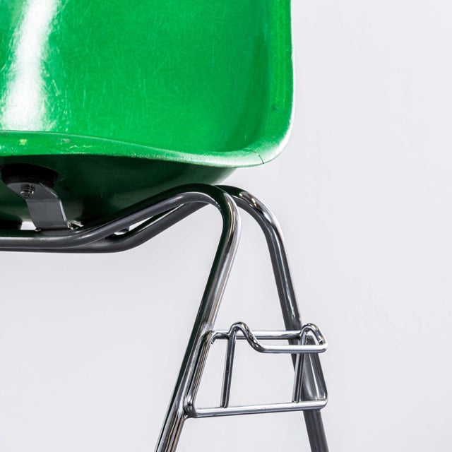 DSS Vivid Green Fibreglass Dining Chairs by Eames, 1960s, Set of 6 For Sale - Image 4 of 12